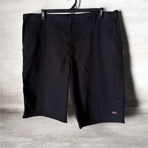 Dickies Men's 42 Black Flat Front Shorts